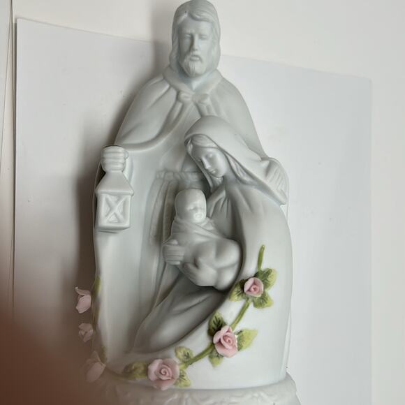 Touch Of Rose" By Roman Holy Family Bisque Music Box Light Porcelain - Picture 7 of 13